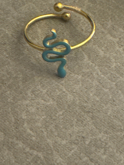 Serpentine ring