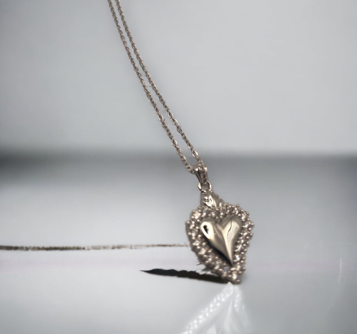 Sacred Heart Necklace Luxury